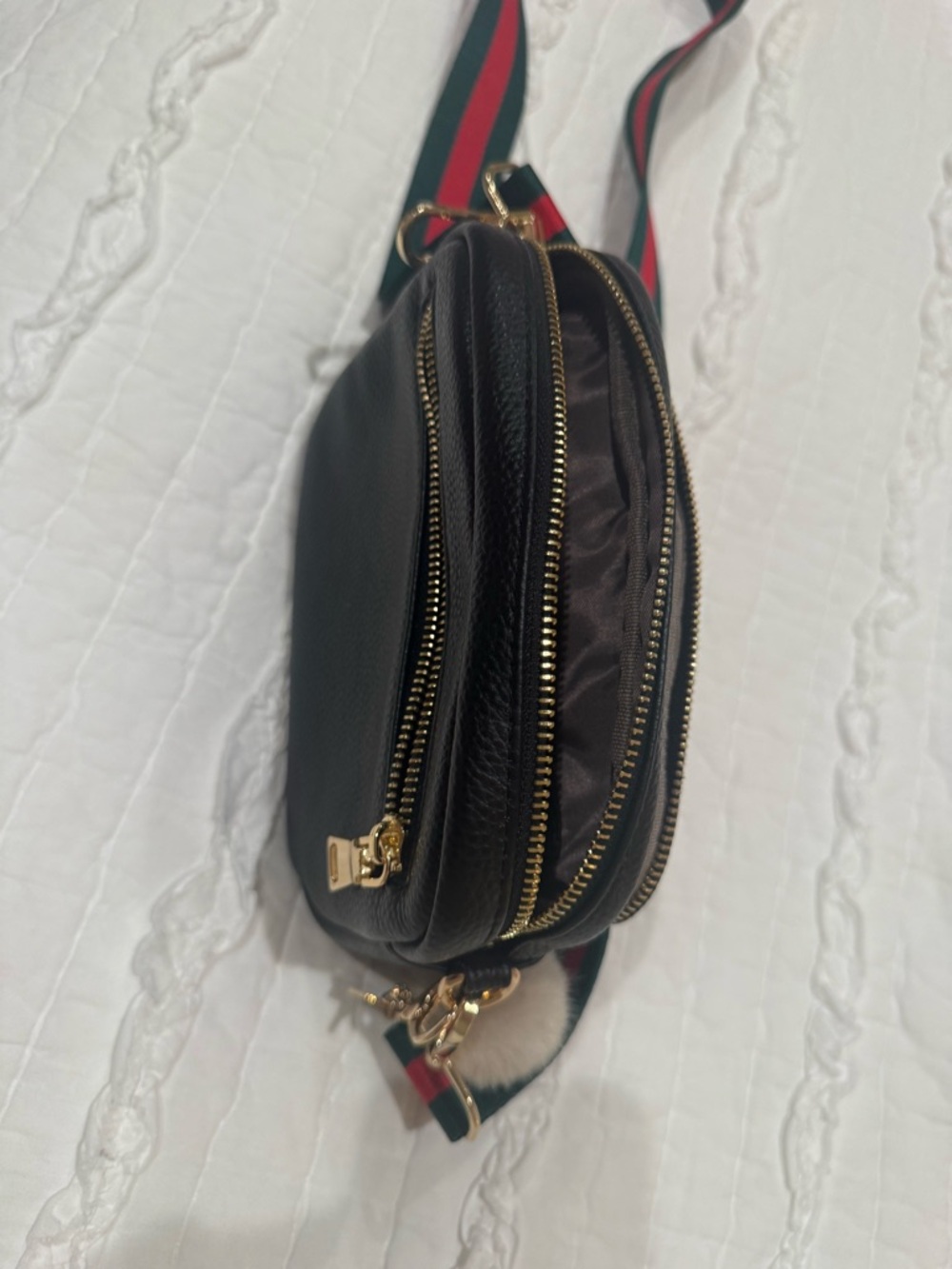 Pompom London Black Pebble Leather Crossbody Bag with Green-Red Strap - Picture 4 of 5